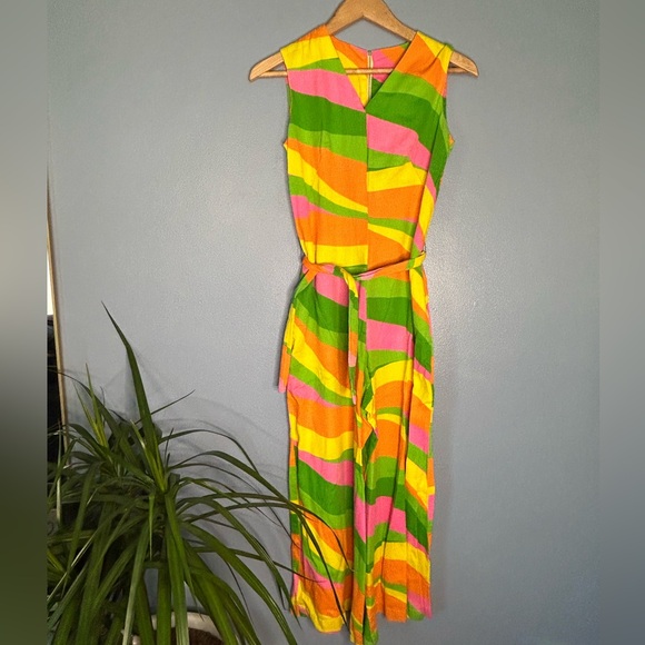 Retro color-block jumpsuit with attached tie belt - Picture 1 of 8